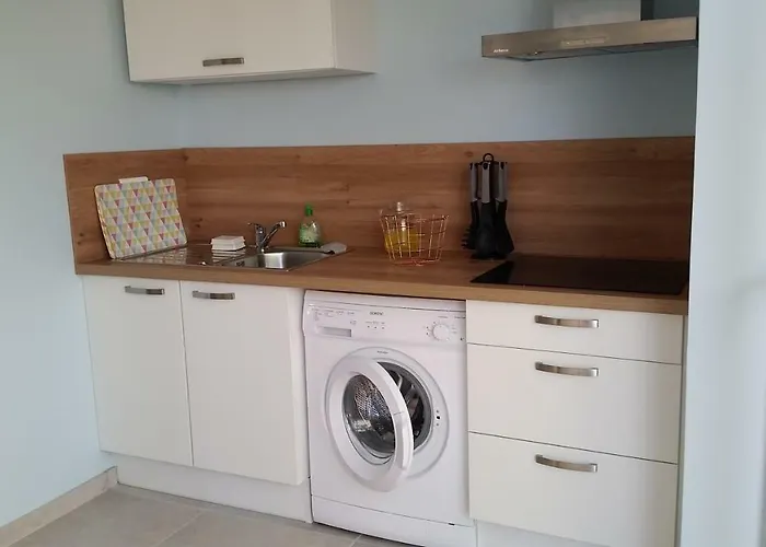 T2 De 45 M2 Sur Avec Jardin * Porticcio (Corsica)