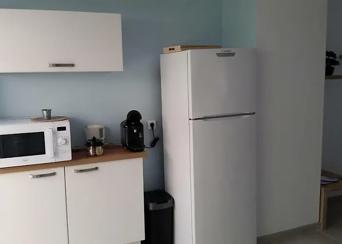 Appartement T2 De 45 M2 Sur Avec Jardin Porticcio (Corsica)